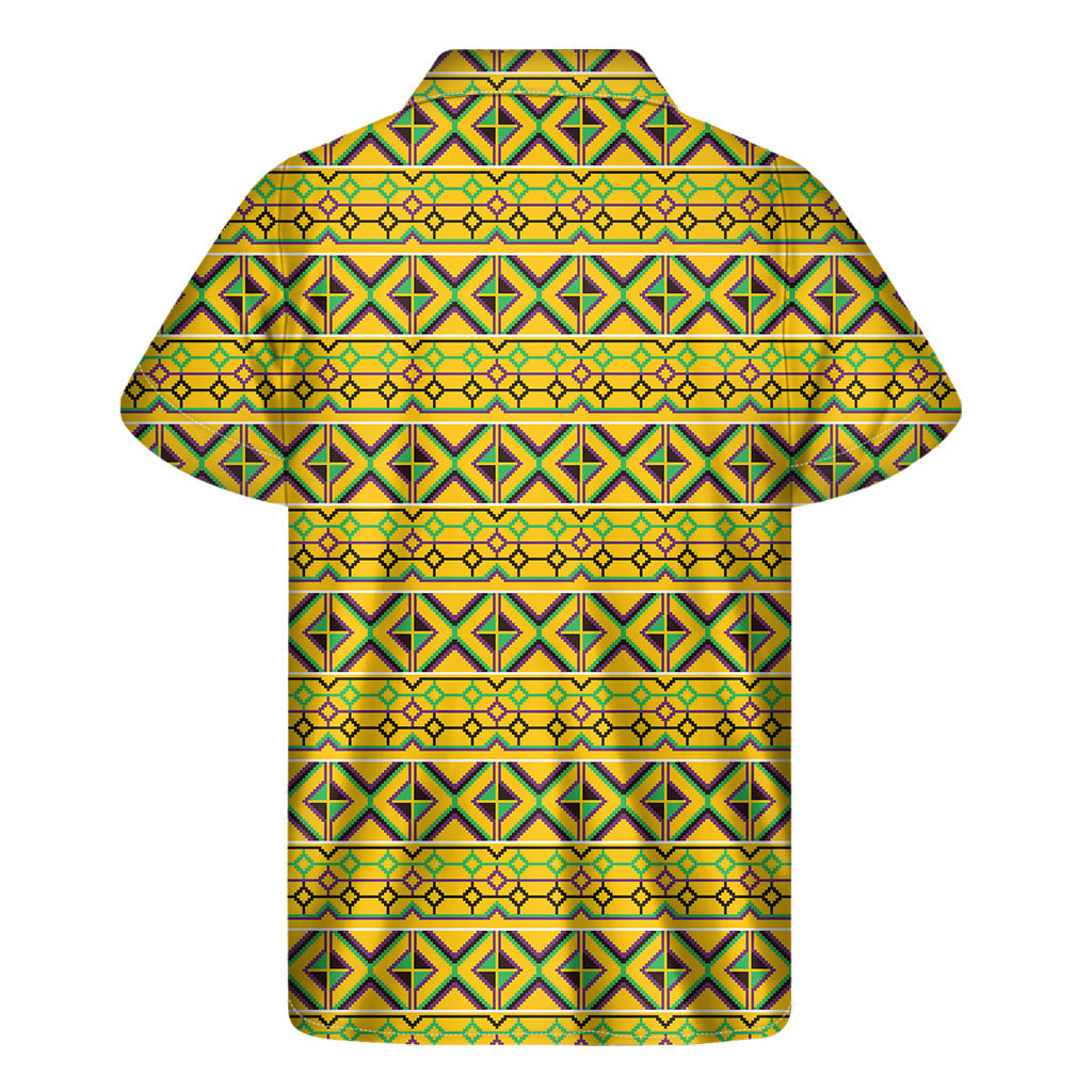 Island Vibes: Hawaiian Patterned Short Sleeve Shirt - 2