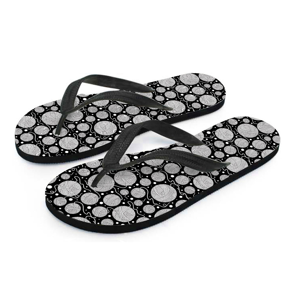 Island Chic: Black and White Yarn Pattern Hawaiian Flip Flops - 2