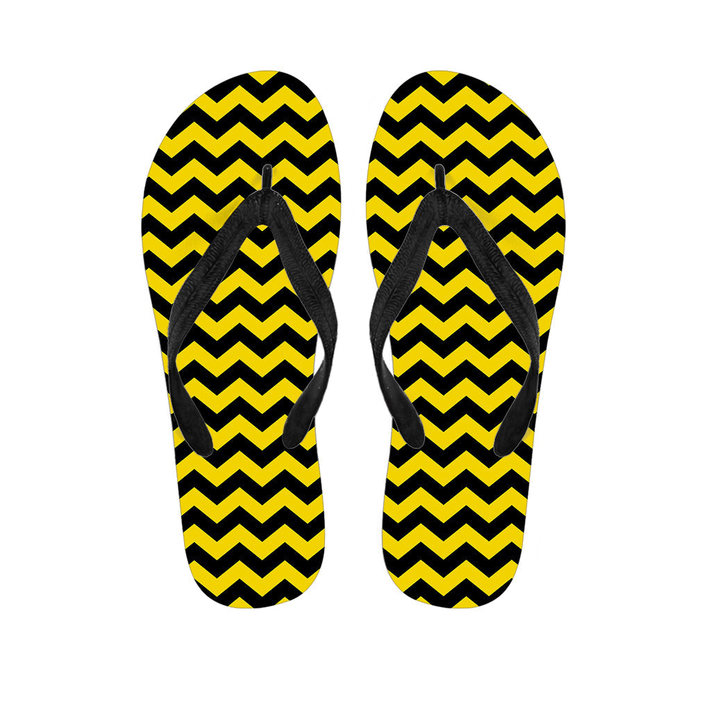 Sunset Vibes: Black and Yellow Zigzag Pattern Hawaiian Flip Flops - 1