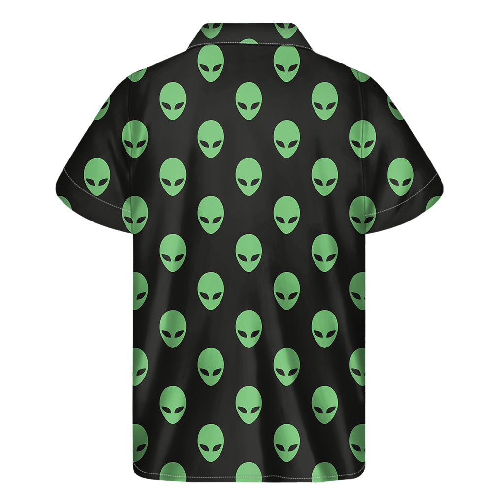 Green Alien Aloha: Men's Hawaiian Short Sleeve Shirt - 2