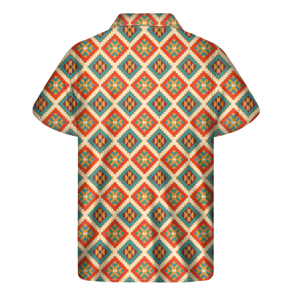 Modern Hawaiian Vibes: Men's Short Sleeve Shirt with Ancient Geometric Navajo Print - 2
