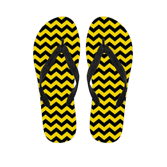 Sunset Vibes: Black and Yellow Zigzag Pattern Hawaiian Flip Flops - 1
