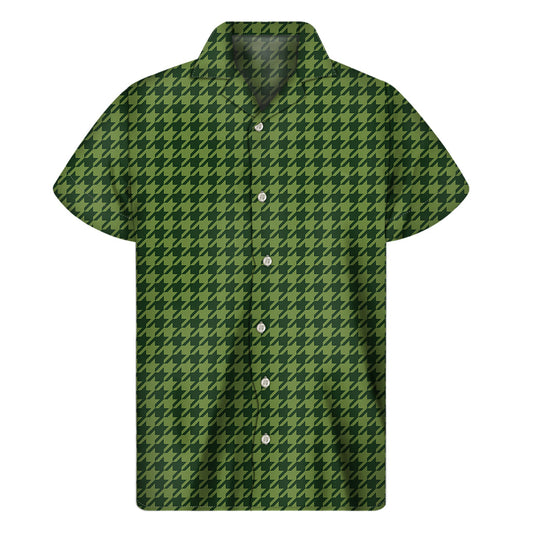 Hawaiian Vibes: Deep Green Houndstooth Pattern Men's Short Sleeve Shirt - 1